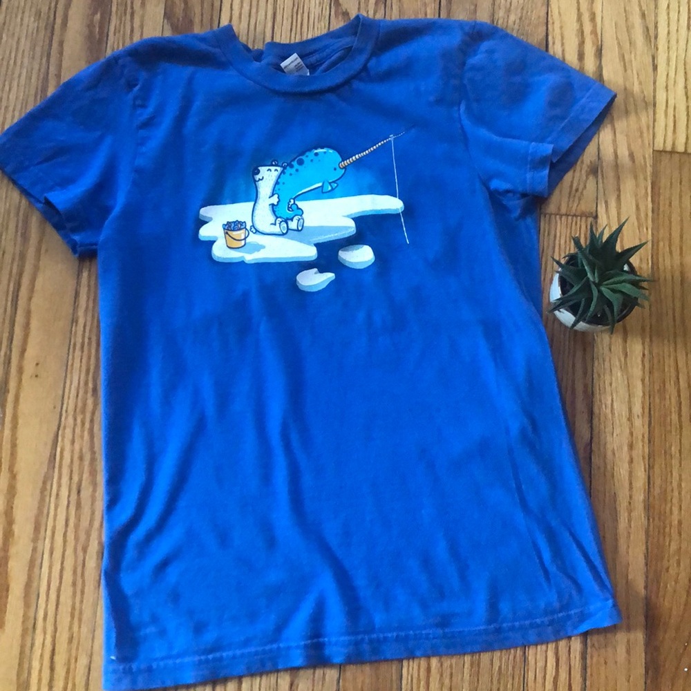 Blue t-shirt with polar bear and narwhal